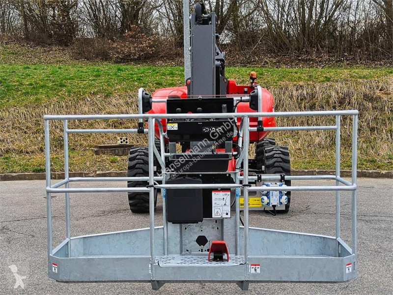 منصة تلسكوبية Manitou