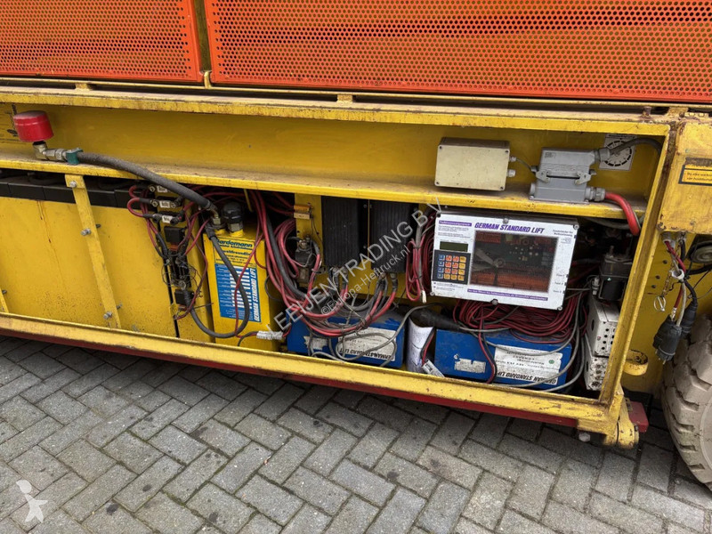 منصة تلسكوبية German Standard Lift S205...