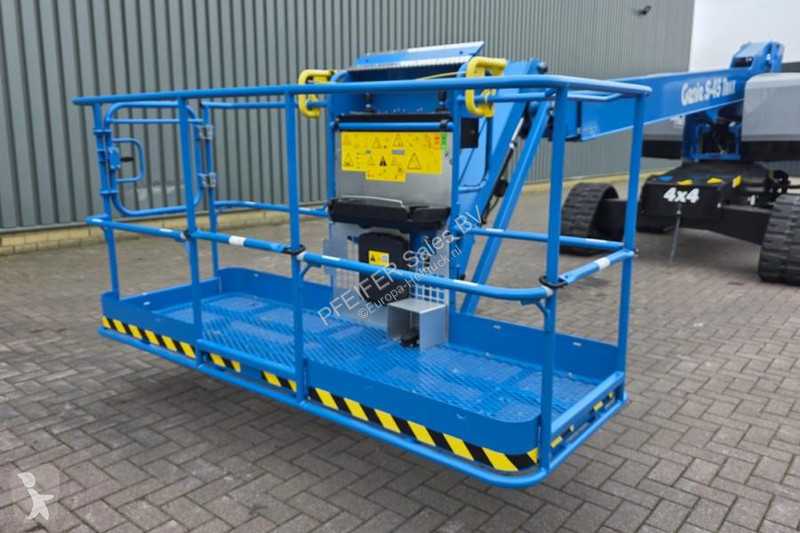 منصة تلسكوبية Genie XC Trax Valid inspection,...