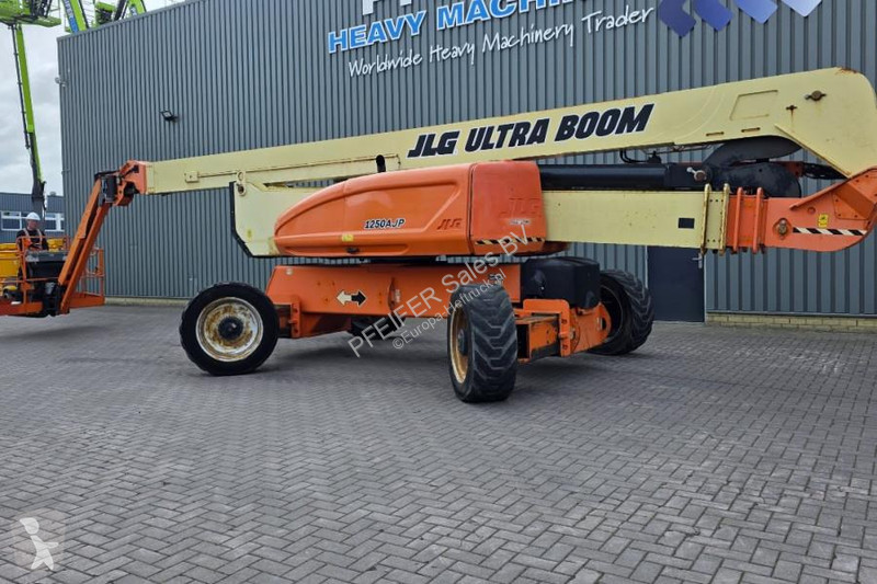 منصة تلسكوبية JLG Diesel, 4x4x4 Drive, 40.1m...