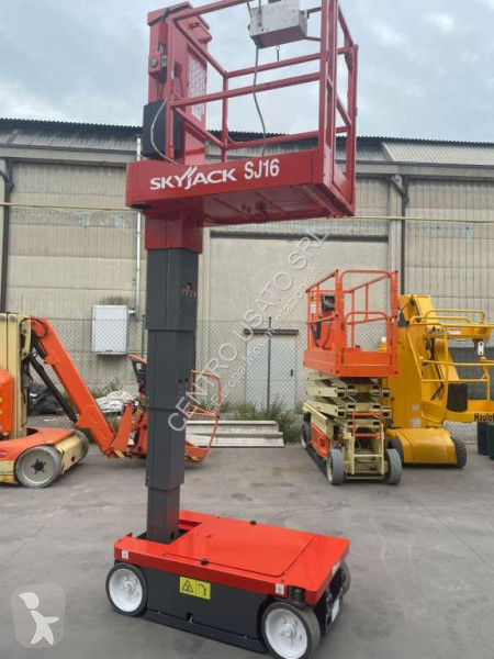 منصة تلسكوبية Skyjack SJ16