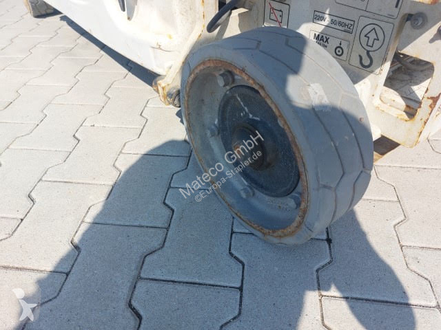 منصة تلسكوبية JLG