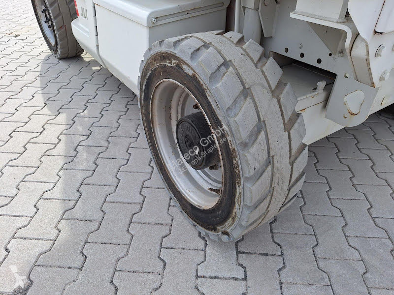Vysokozdvižná plošina JLG M3369