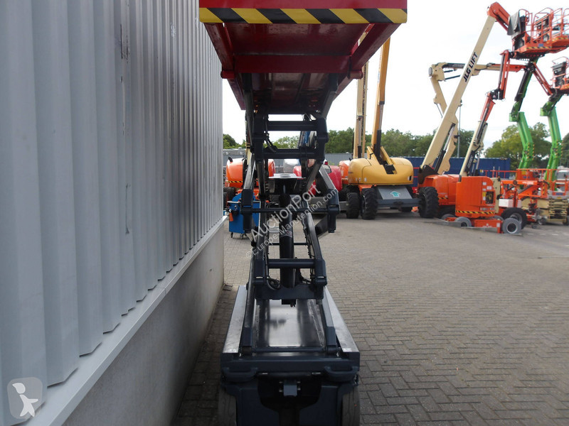 منصة تلسكوبية Skyjack SJ3219