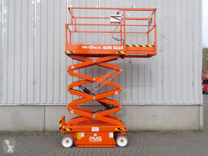 منصة تلسكوبية Skyjack SJ3219