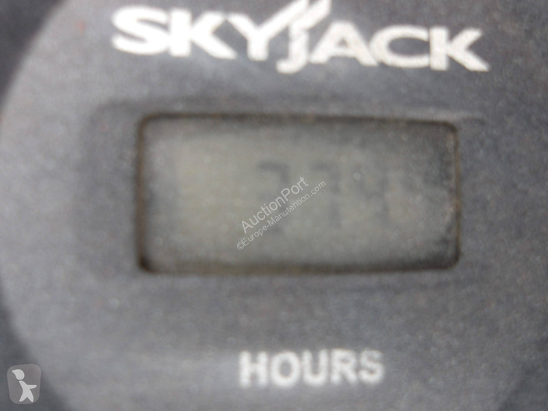 منصة تلسكوبية Skyjack SJ3226