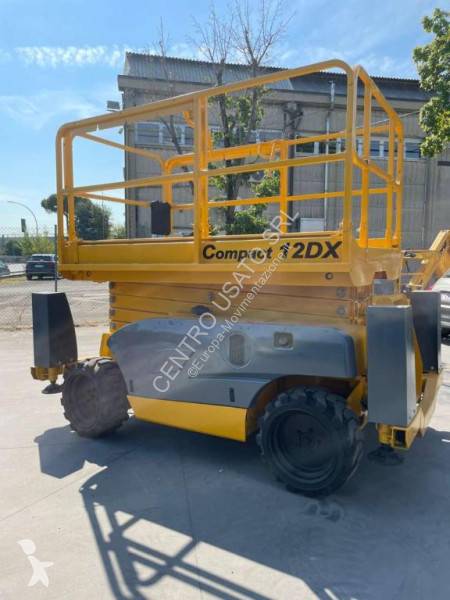 منصة تلسكوبية Haulotte 12DX