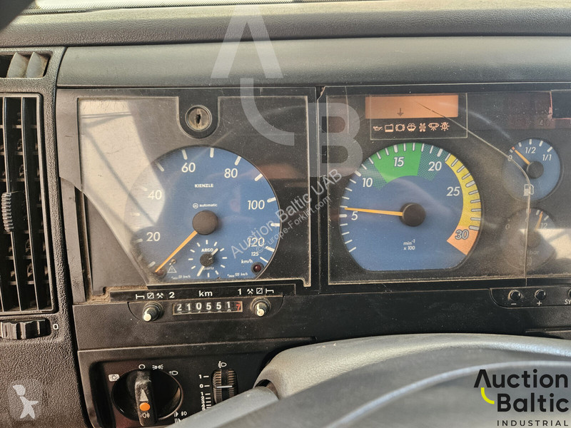 Lift Mercedes 815