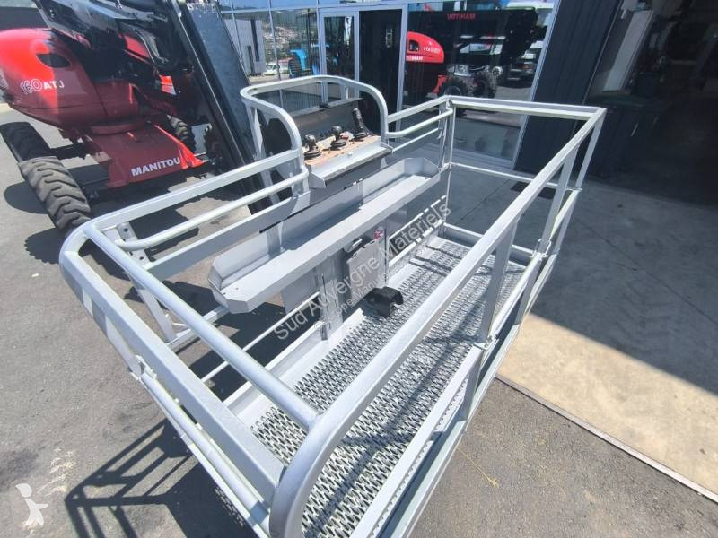 Автовышка Manitou