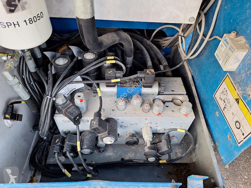 منصة تلسكوبية Haulotte COMPACT 12 DX