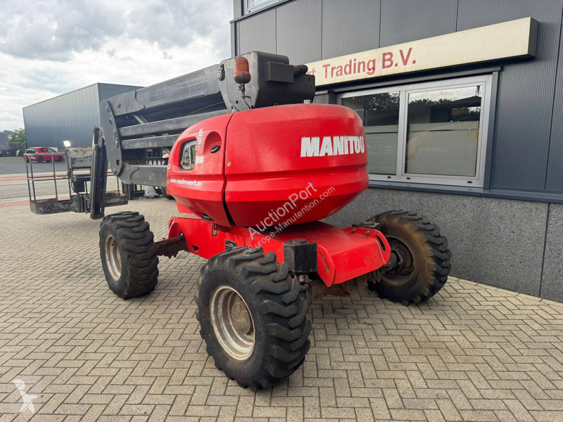 Manitou 4x4x4 aerial platform