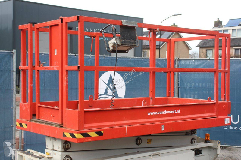 Plataforma elevadora Hollandlift MONOSTAR Y-64EL14