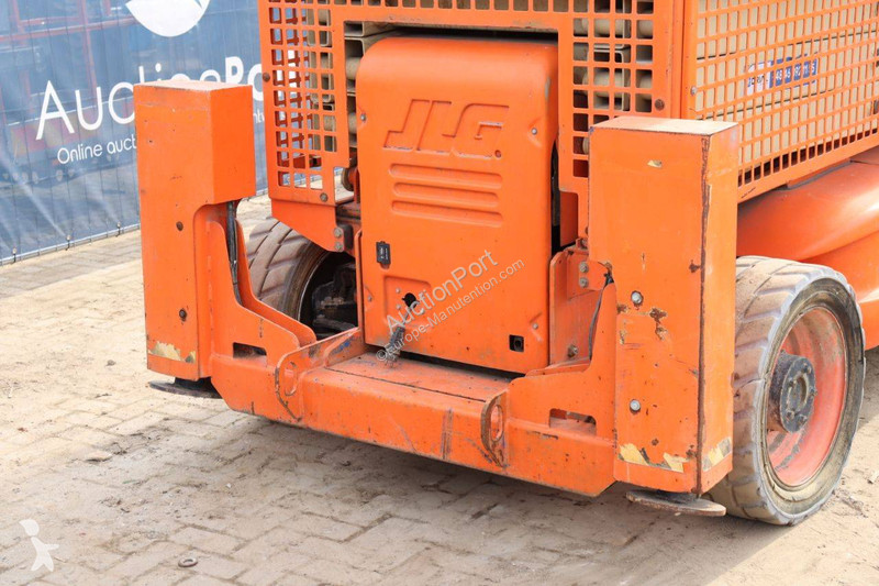 Plataforma elevadora JLG