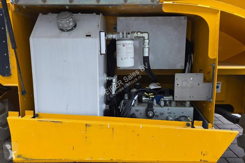 升降机 Haulotte Compact 12DX Diesel, 4x4 Drive,...