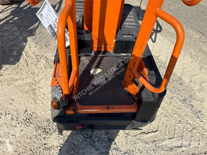 升降机 Airo V6 E Vertical Mast Lift