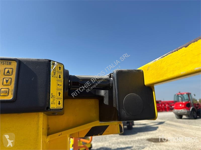 升降机 Airo V6 E Vertical Mast Lift