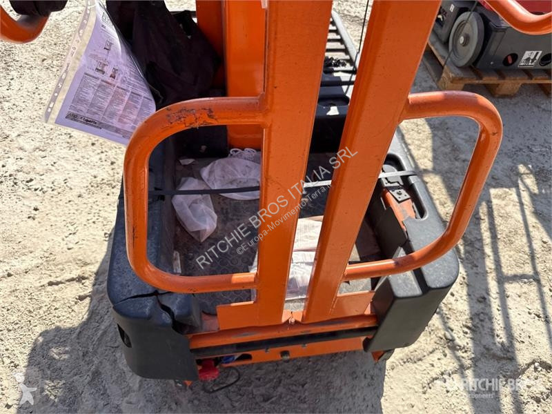 升降机 Airo V6 E Vertical Mast Lift