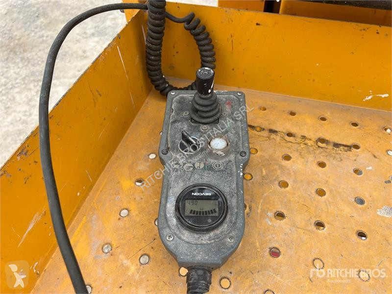 Plataforma elevadora Haulotte Vertical Mast Lift