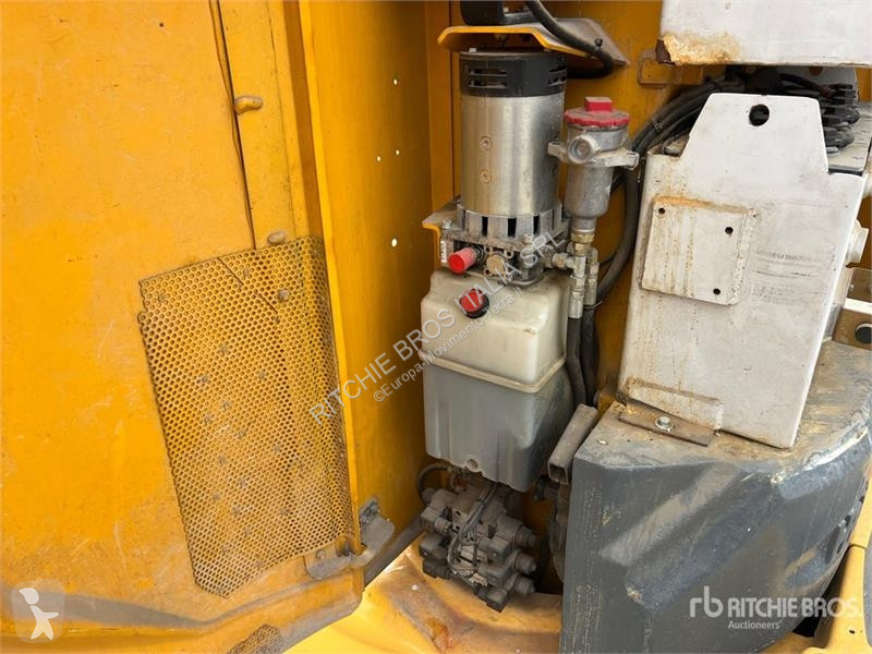 Plataforma elevadora Haulotte Vertical Mast Lift
