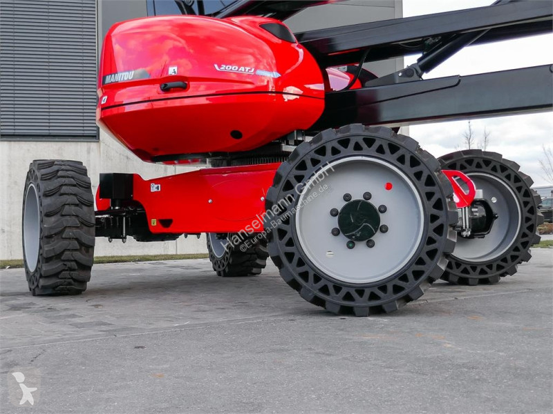 Автовышка Manitou
