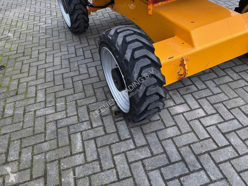 منصة تلسكوبية JLG Diesel 4x4 articulated...
