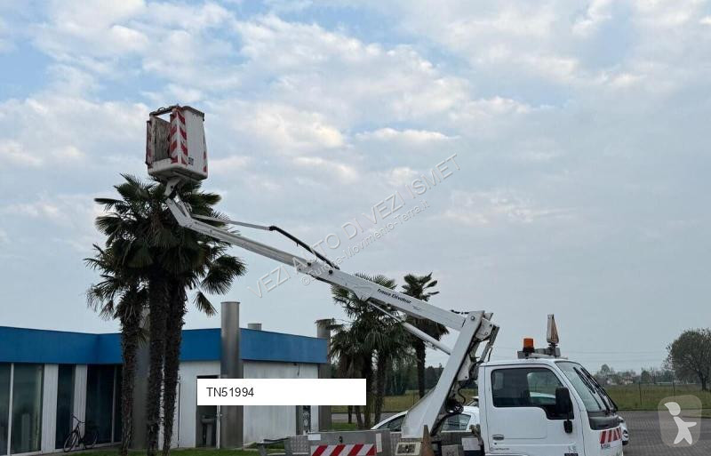Plataforma elevadora Nissan 10MT
