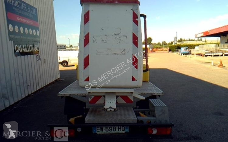 Автовышка Nissan
