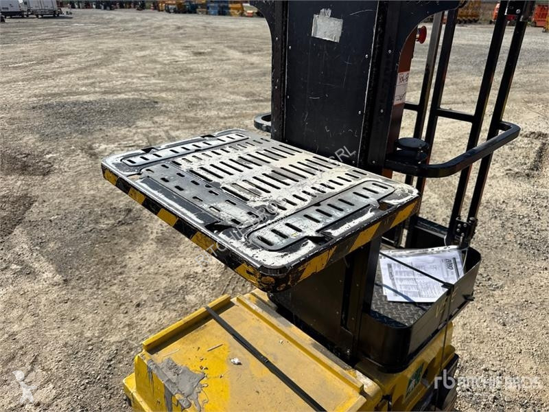 升降机 Airo V5 E Vertical Mast Lift