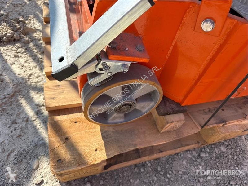 升降机  Bianchin Minlift Vertical Mast Lift