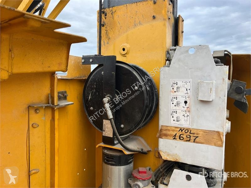 Plataforma elevadora Haulotte Vertical Mast Lift