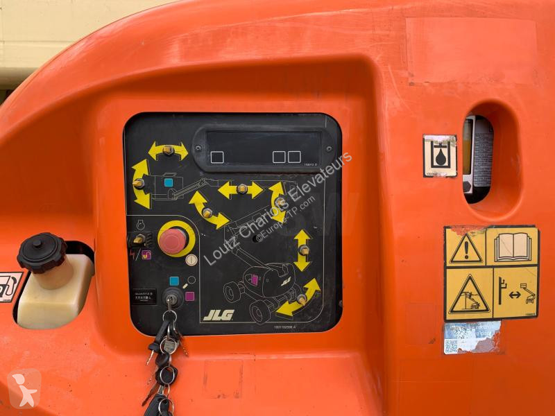 Piattaforma aerea JLG