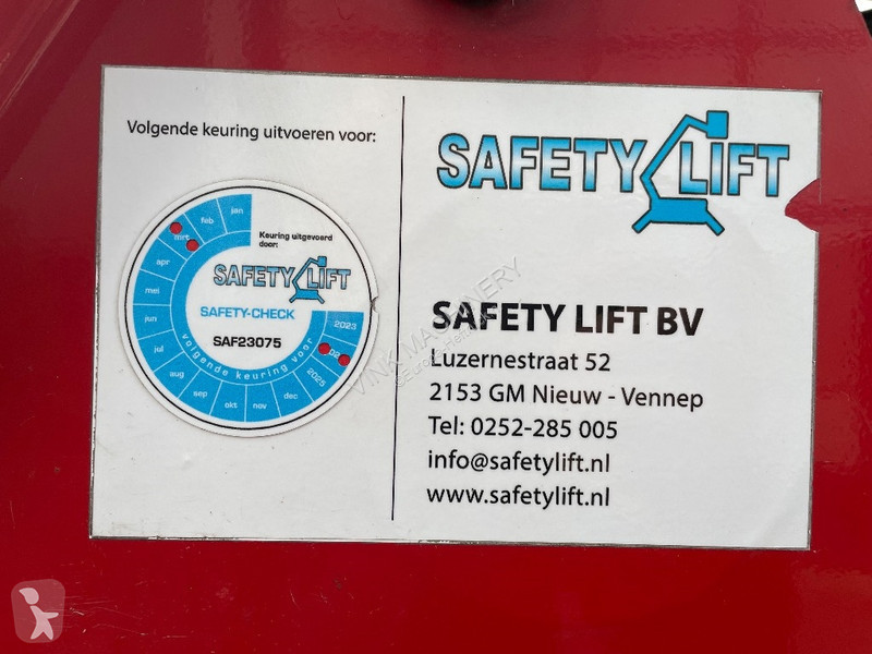 منصة تلسكوبية Hinowa Lightlift 15.70 SOLD
