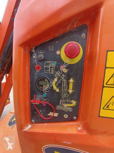 Piattaforma aerea JLG T10E