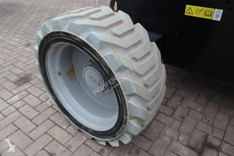 Vysokozdvižná plošina Genie Z60/37FE Hybrid 4x4...