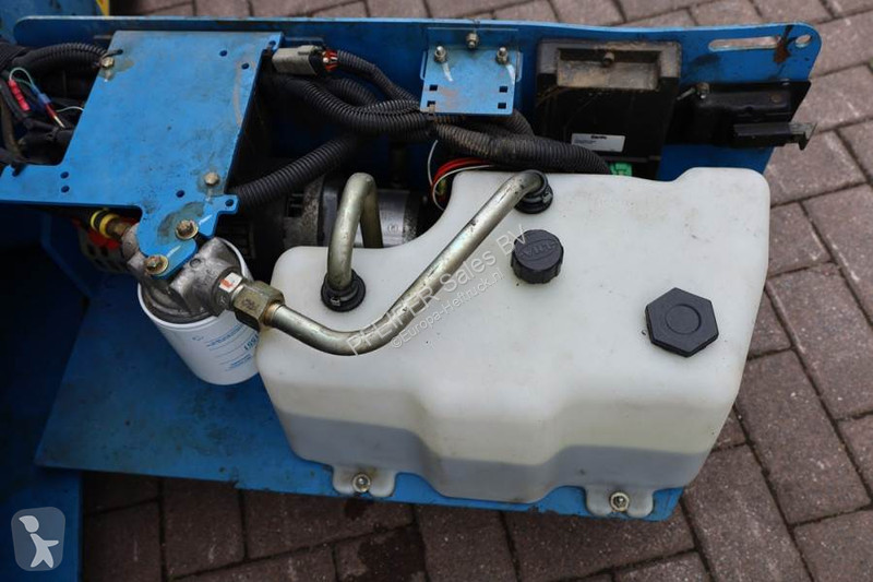 Piattaforma aerea Genie Hydraulic Outriggers,...
