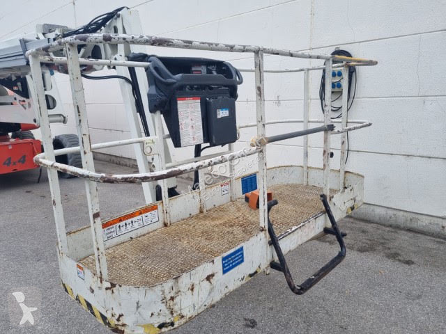 Vysokozdvižná plošina Niftylift HR28 HYBRID 4X4