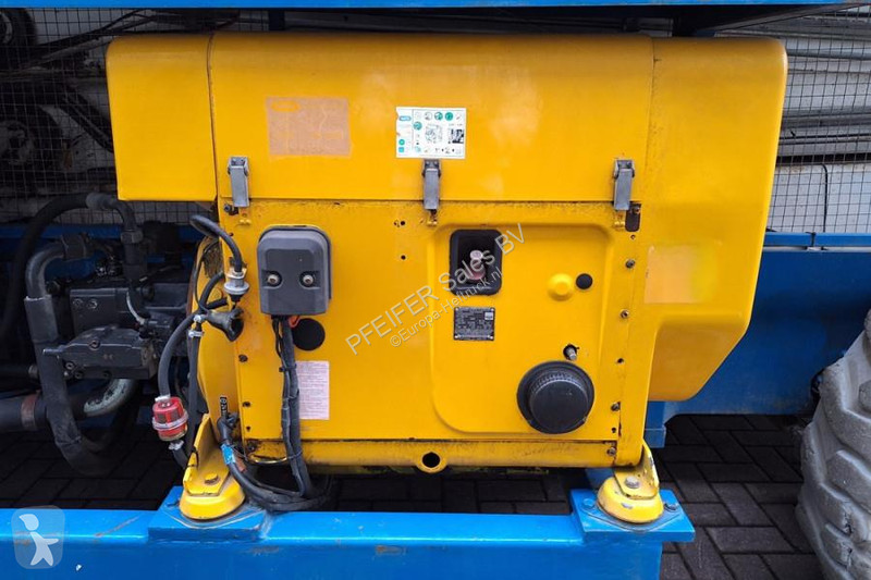 منصة تلسكوبية Hollandlift Megastar G320DL30...