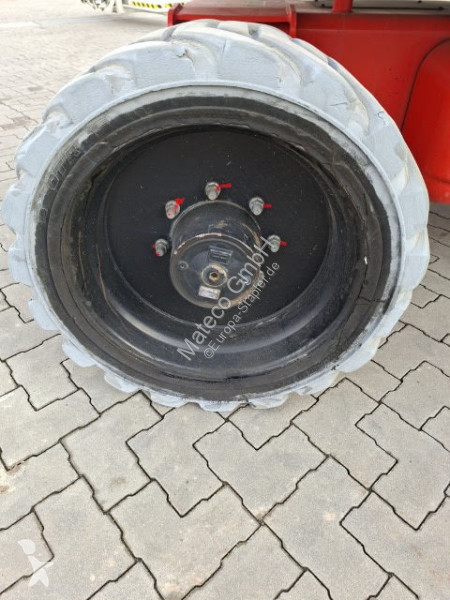 منصة تلسكوبية Niftylift HR28 HYBRID 4X4