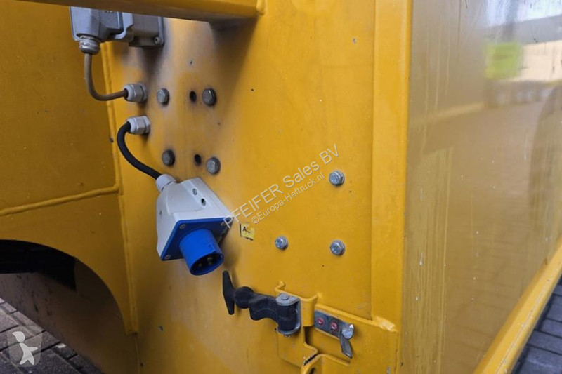 منصة تلسكوبية Hollandlift Combistar B-195DL25...