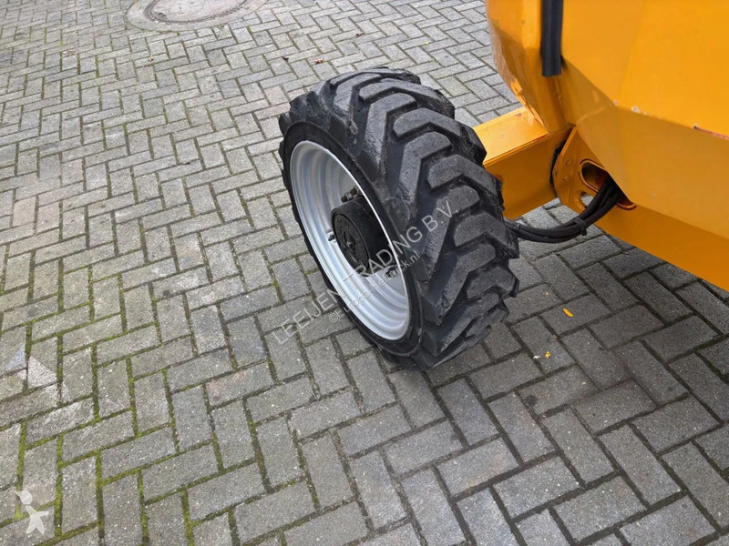 منصة تلسكوبية JLG Diesel 4x4 articulated...