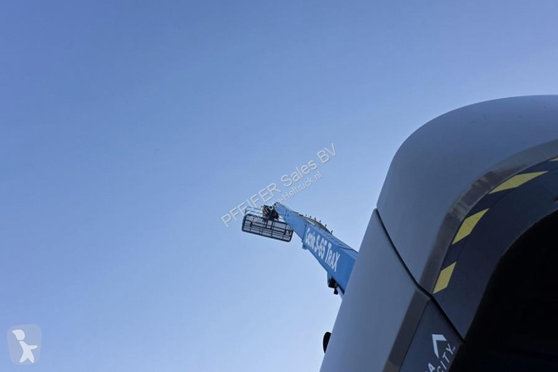 منصة تلسكوبية Genie XC Trax Diesel, 4x4 Drive...