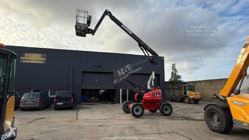 منصة تلسكوبية Manitou
