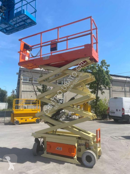 Piattaforma aerea JLG 2632ES