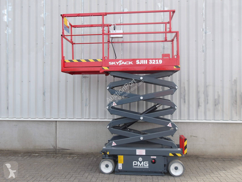 منصة تلسكوبية Skyjack SJ3219