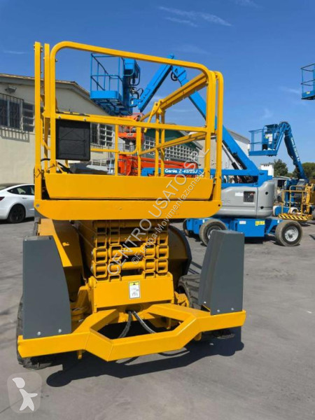 منصة تلسكوبية Haulotte 12DX