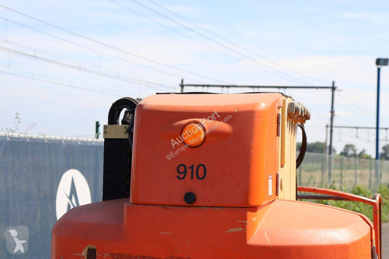 Автовишка JLG