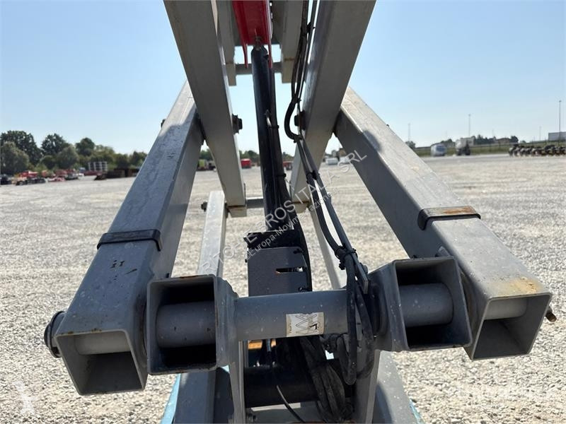 Автовышка Genie Electric Scissor Lift