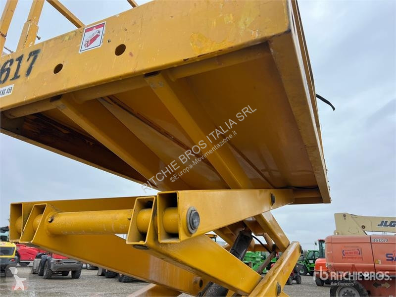 升降机 Haulotte 8W NT Electric Scissor Lift