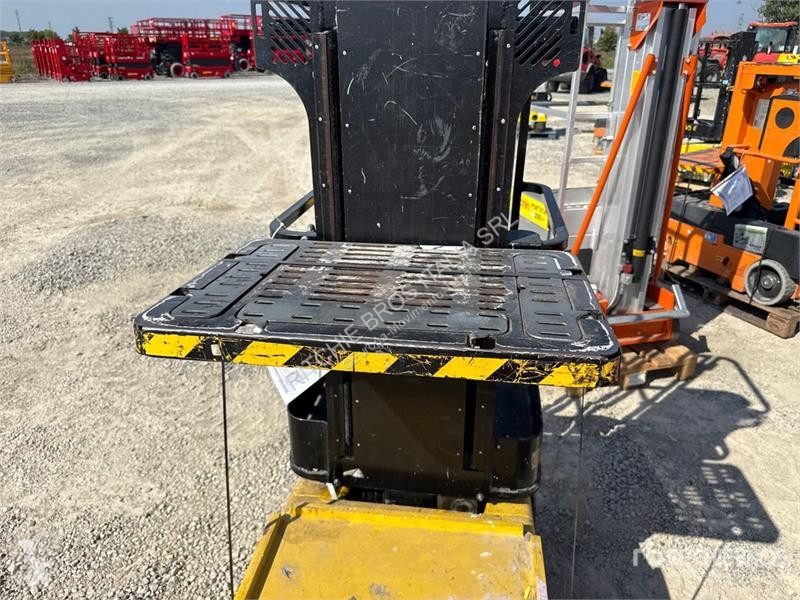 升降机 Airo V5 E Vertical Mast Lift