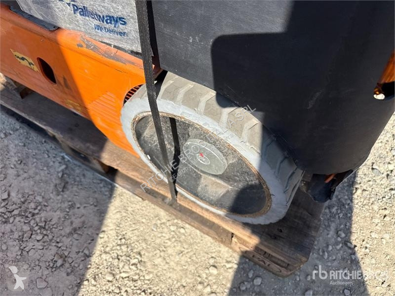 升降机 Airo V6 E Vertical Mast Lift
